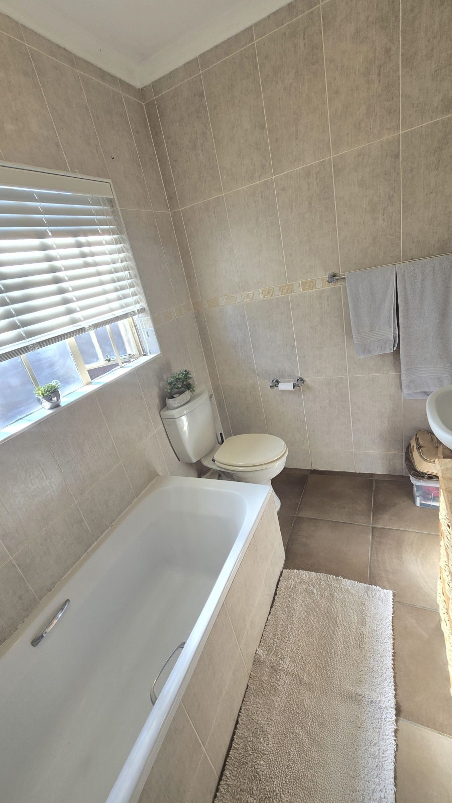3 Bedroom Property for Sale in Waterkloof East North West